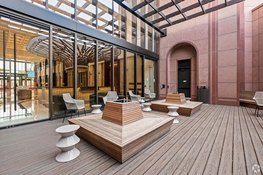 More Photos Of 2711 N Haskell Ave, Dallas Office For Lease