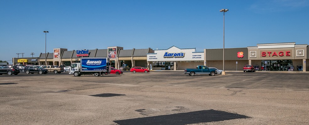 More Photos Of 1400 S Dumas Ave, Dumas Unknown For Lease