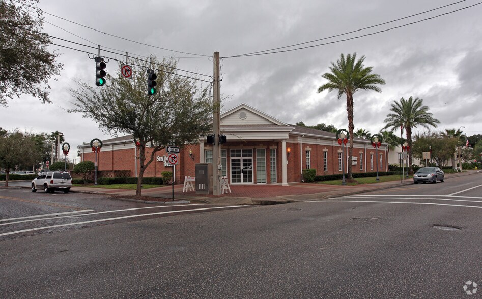 Primary Photo Of 201 W Reynolds St, Plant City Bank For Lease