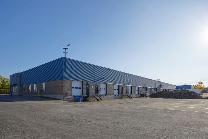 More Photos Of 2115-2147 Rue de la Province, Longueuil Warehouse For Lease