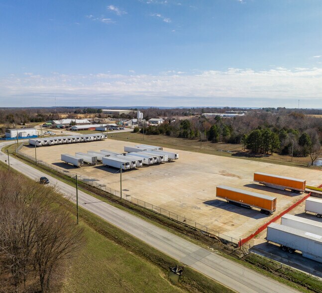 More Photos Of 1700 E Quarter Rd, Siloam Springs Manufacturing For Lease