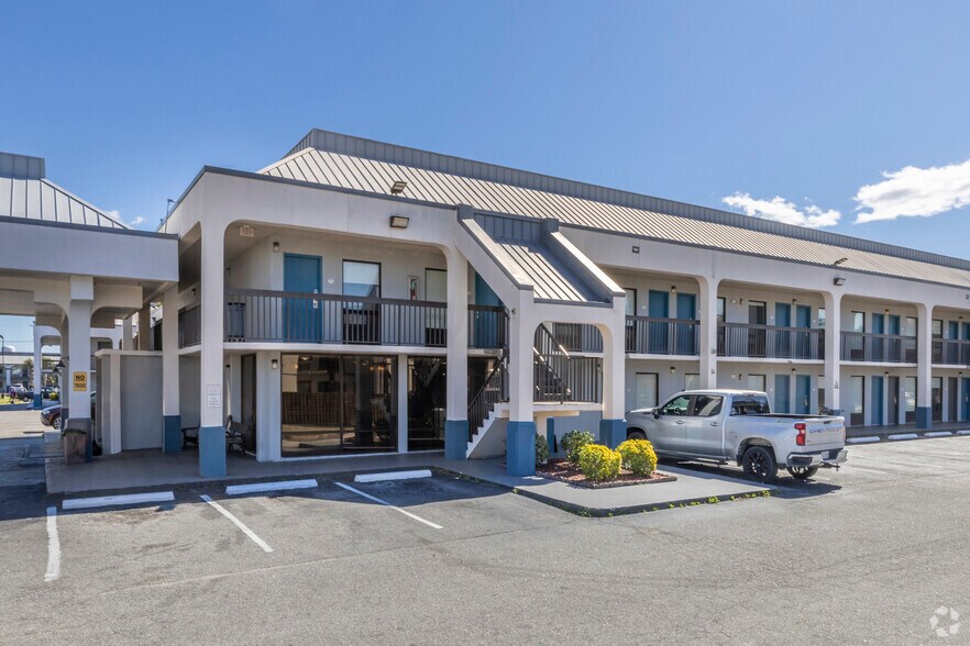 Primary Photo Of 1826 W Lucas St, Florence Hospitality For Sale