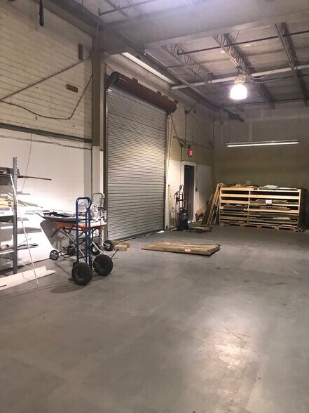 More Photos Of 170-226 W Smithfield St, Angier Flex For Lease