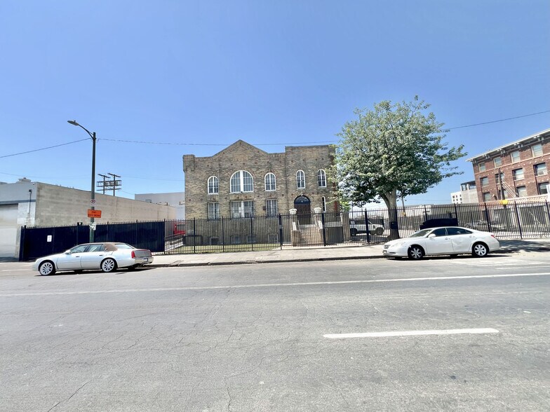 More Photos Of 606 E 6th St, Los Angeles Loft Creative Space For Lease