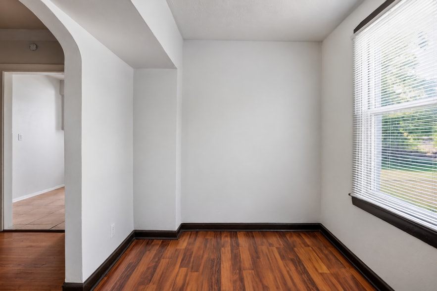 More Photos Of 1528 E 74th Pl, Chicago Apartments For Sale