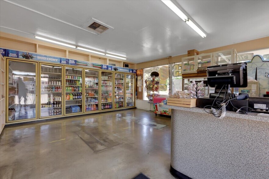 More Photos Of 120 Percy Ave, Yuba City Restaurant For Lease