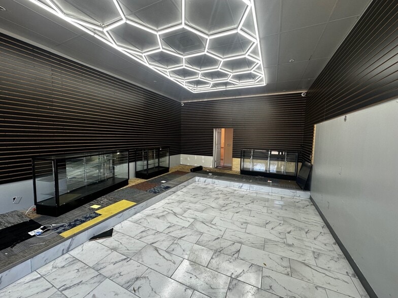 More Photos Of 1485-1495 El Camino Real, Belmont Storefront Retail Office For Lease