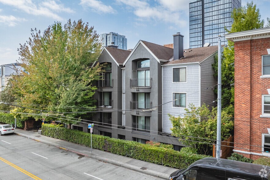 More Photos Of 4719 15th Ave NE, Seattle Apartments For Sale