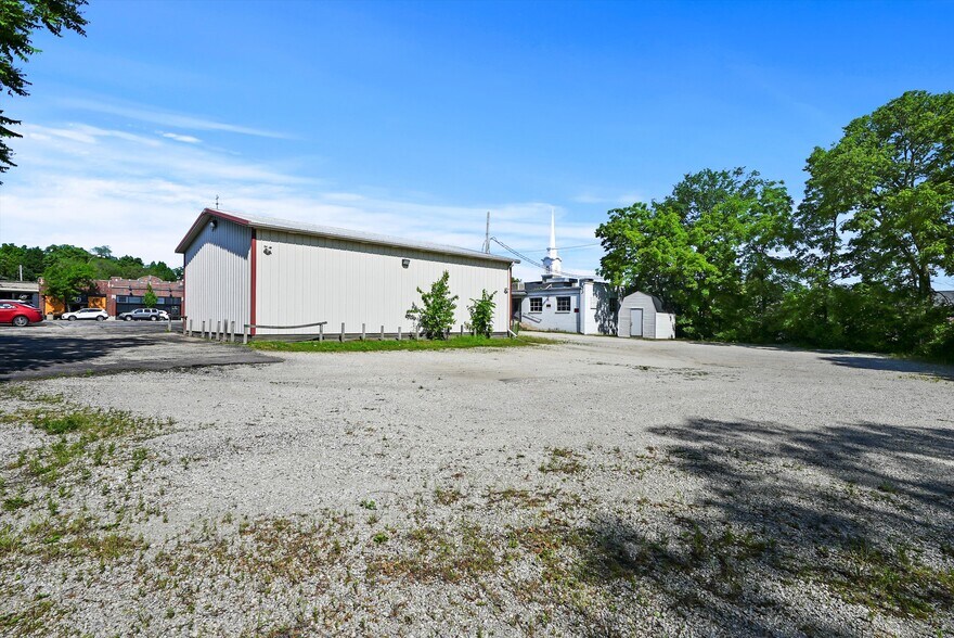 More Photos Of 108 S Batavia Ave, Batavia Auto Repair For Sale