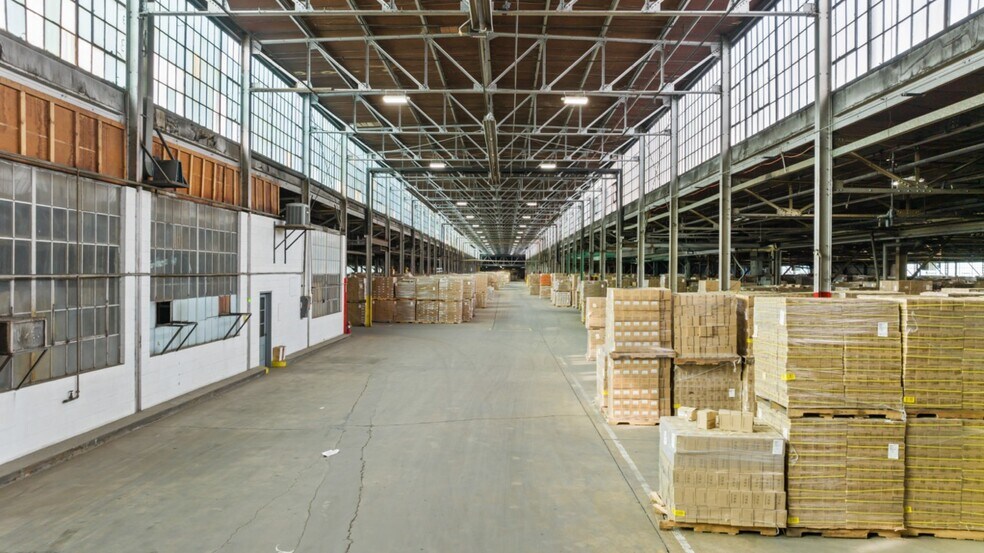More Photos Of 16123 Armour St NE, Alliance Warehouse For Lease