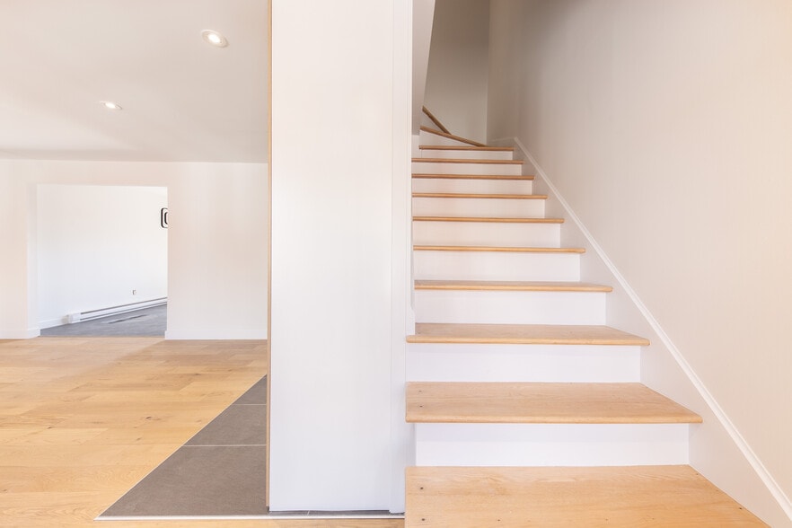 More Photos Of 2514 Rue Sainte-Catherine E, Montréal Apartments For Sale