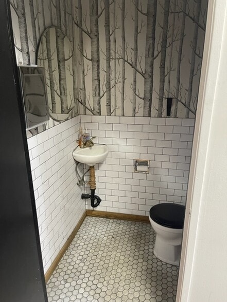 More Photos Of 7219-7223 Melrose Ave, Los Angeles Storefront For Lease