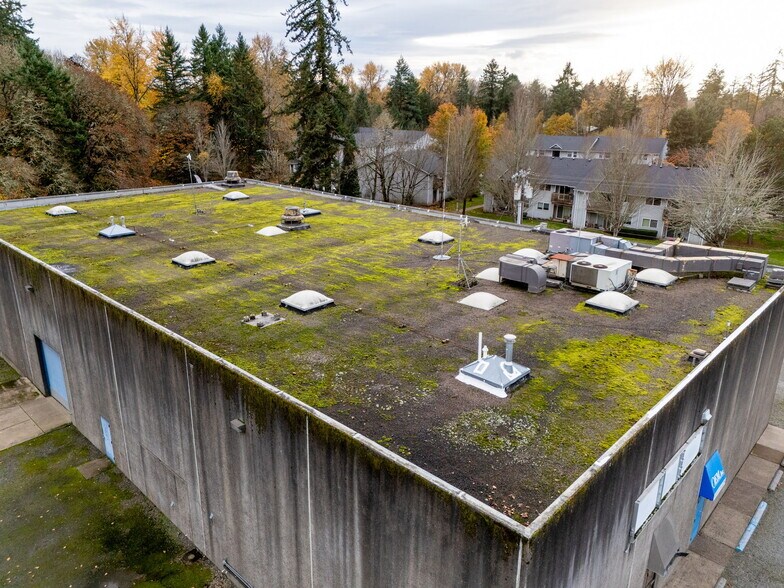 More Photos Of 1555-1557 SE Crystal Lake Dr, Corvallis Warehouse For Lease