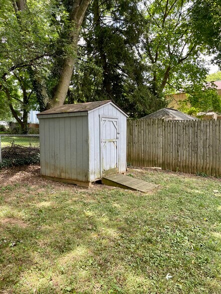 More Photos Of 506 E Liberty St, Charles Town Apartments For Sale