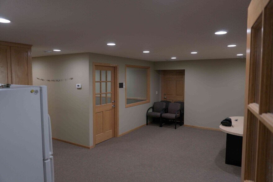 More Photos Of 8925-8929 Aztec Dr, Eden Prairie Office For Lease