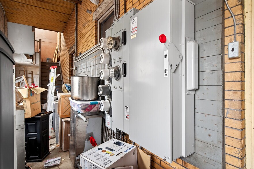 More Photos Of 5476 Broadway St, Lancaster Storefront Retail Residential For Sale