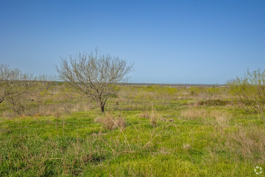 More Photos Of 2200 High Rd, Uhland Land For Sale