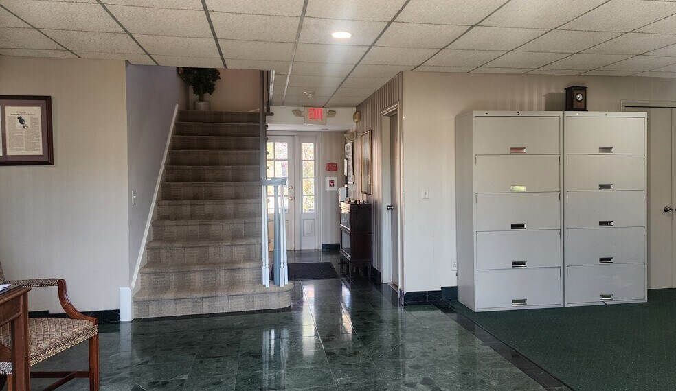 More Photos Of 560 Main St, Chatham Medical For Sale