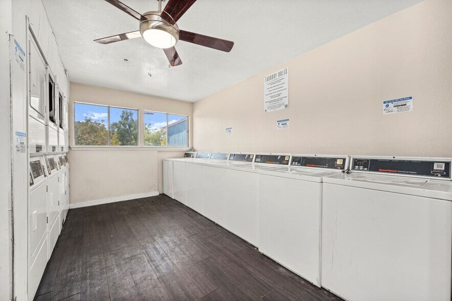 More Photos Of 829 Park Plz, Austin Apartments For Sale