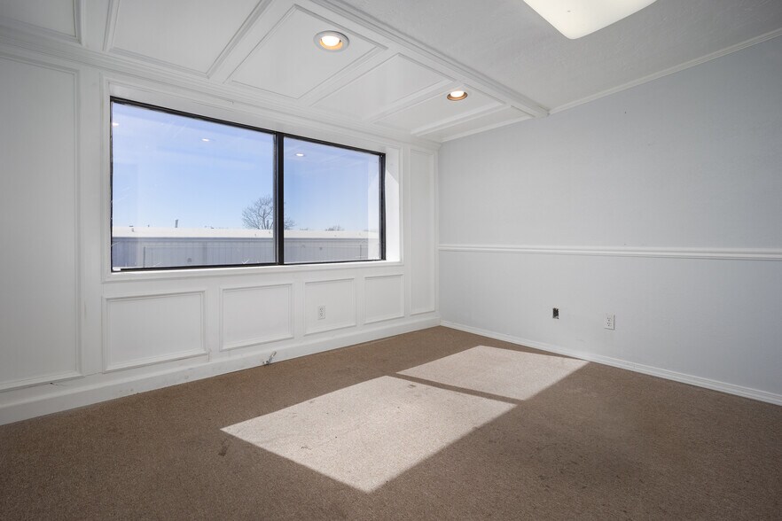 More Photos Of 2805 Broce Dr, Norman Warehouse For Sale