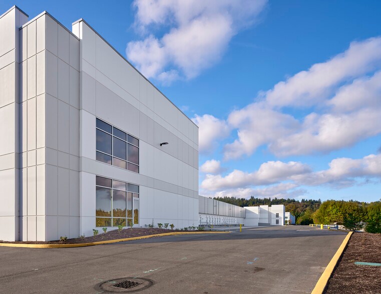 More Photos Of 4195 W Valley Hwy N, Auburn Warehouse For Lease