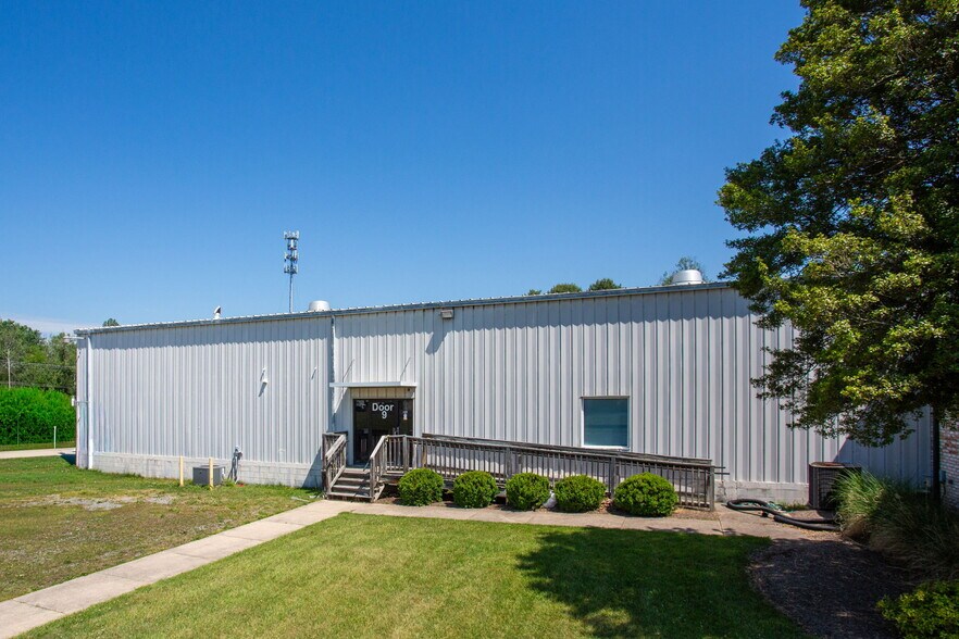 More Photos Of 1401 Hopeman Pkwy, Waynesboro Industrial For Lease