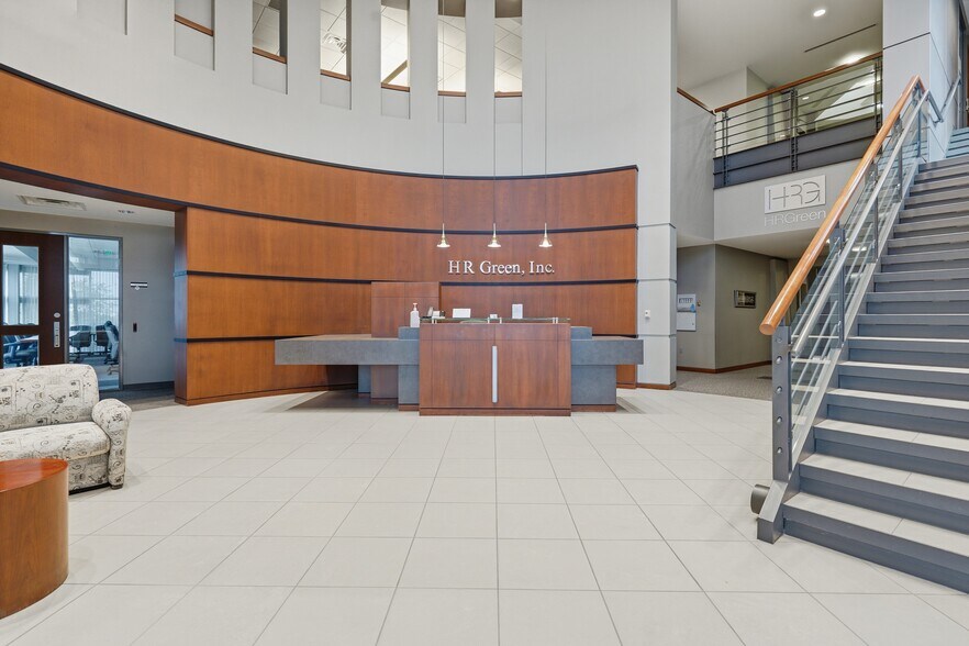 More Photos Of 8710 Earhart Ln Sw, Cedar Rapids Office For Sale