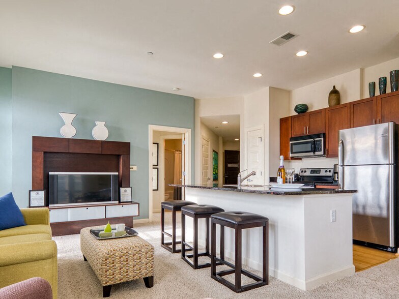 More Photos Of 670 Downey Green, Hampton Apartments For Sale