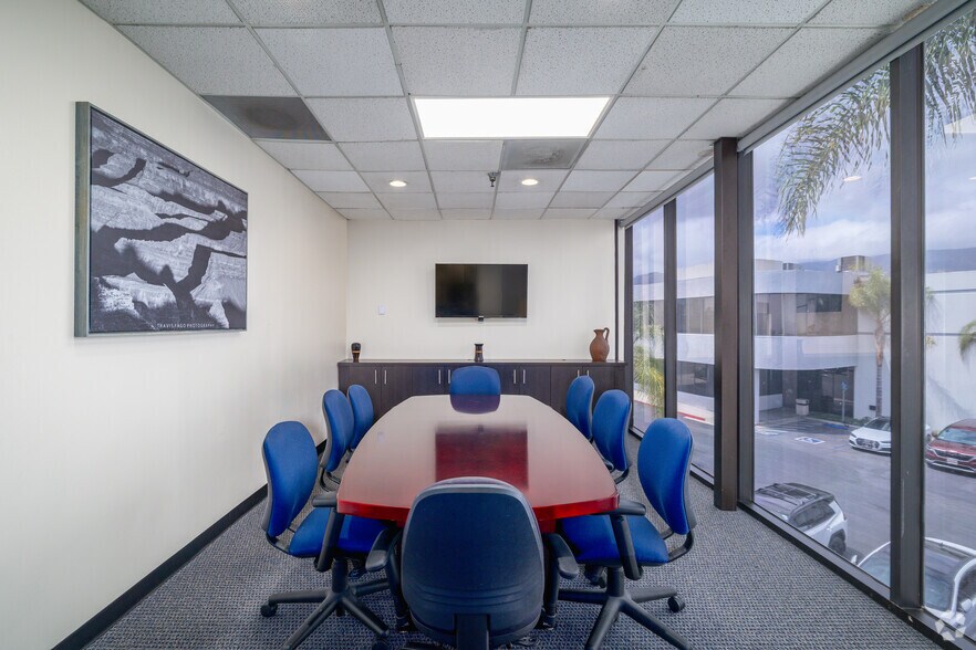 More Photos Of 1611 W Pomona Rd, Corona Unknown For Lease