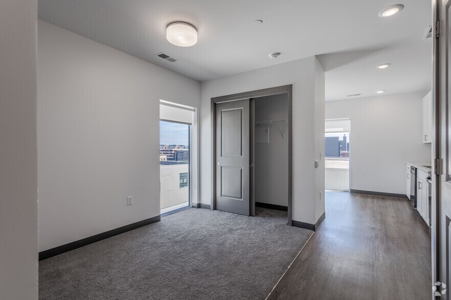 More Photos Of 366 E Broad St, Columbus Apartments For Lease