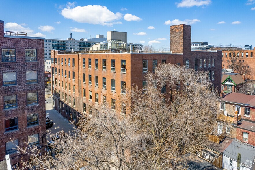 More Photos Of 215 Spadina Ave, Toronto Coworking Space