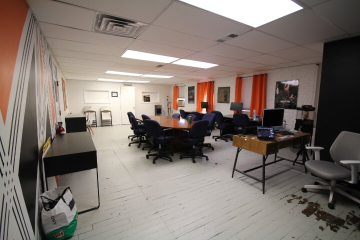 More Photos Of 21-69 S Main St, Leicester Service For Sale