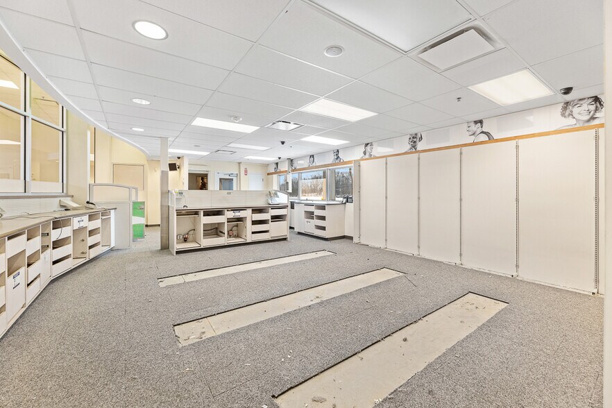 More Photos Of 2229 E State St, Salem Drugstore For Sale