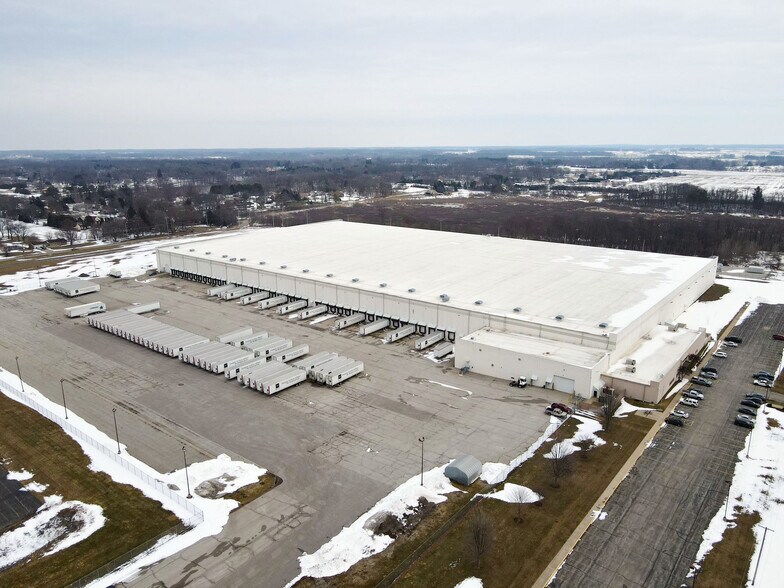 More Photos Of 33 Industrial Pky, La Porte Distribution For Lease