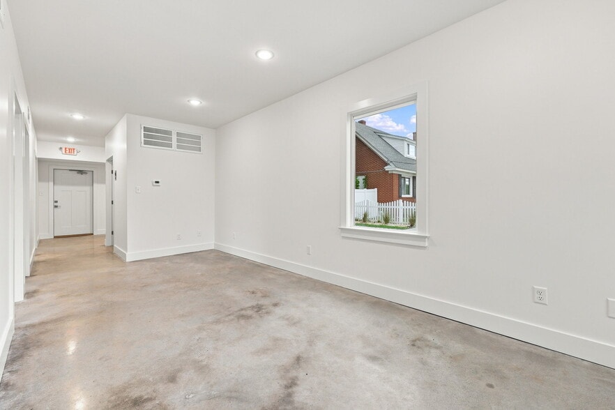 More Photos Of 112 Buckroe Ave, Hampton Storefront Retail Residential For Sale