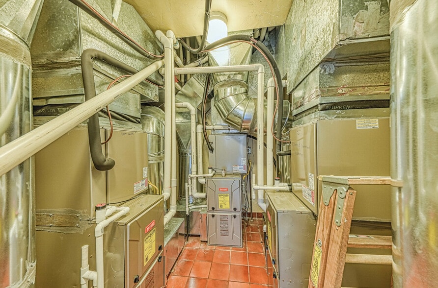 More Photos Of 120 Del Rey Gardens Dr, Del Rey Oaks Office For Sale