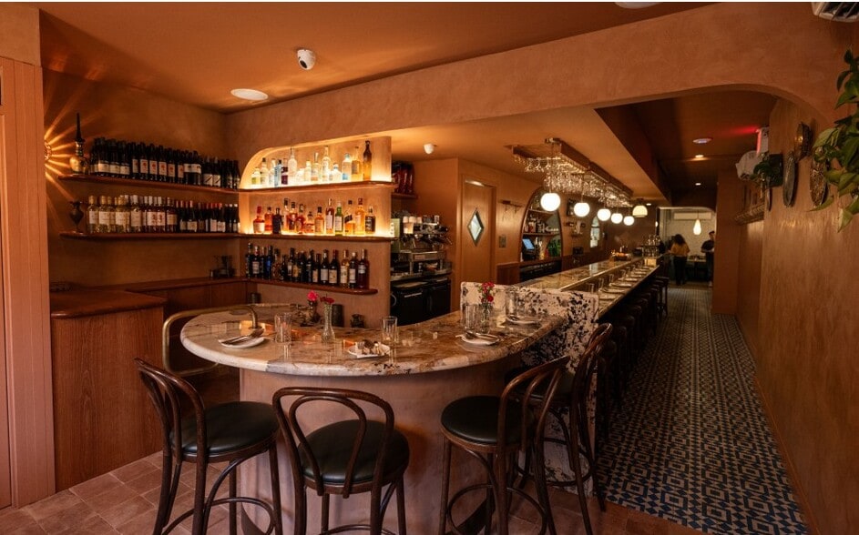 More Photos Of 464 6th Ave, New York Storefront Retail Residential For Lease