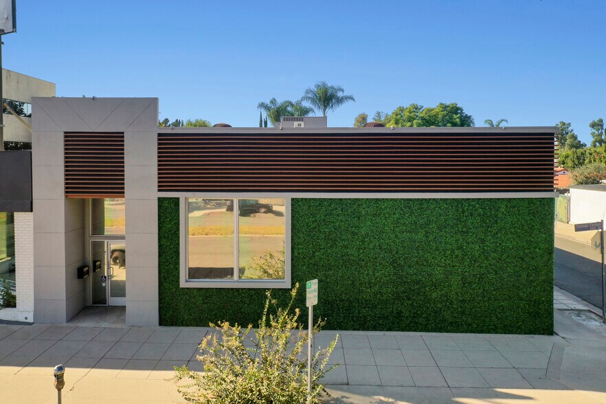 More Photos Of 5325 Topanga Canyon Blvd, Woodland Hills Office Residential For Lease