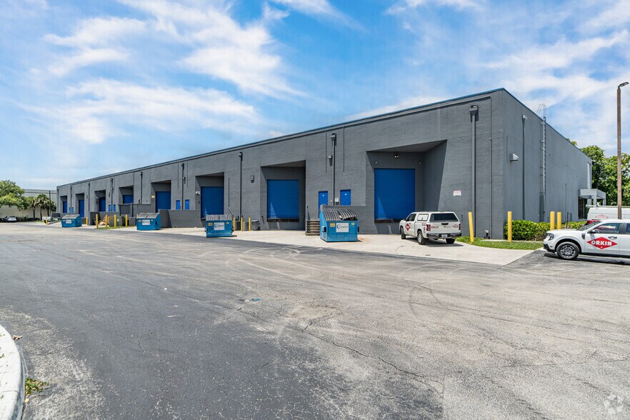 More Photos Of 3520-3560 NW 56th St, Fort Lauderdale Unknown For Lease