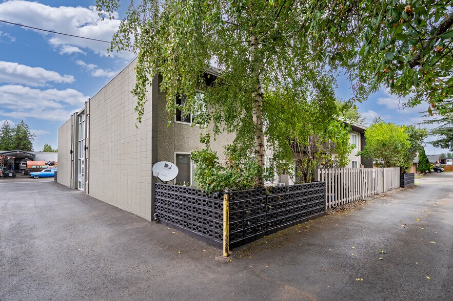 More Photos Of 406 E George St, Kent Apartments For Sale