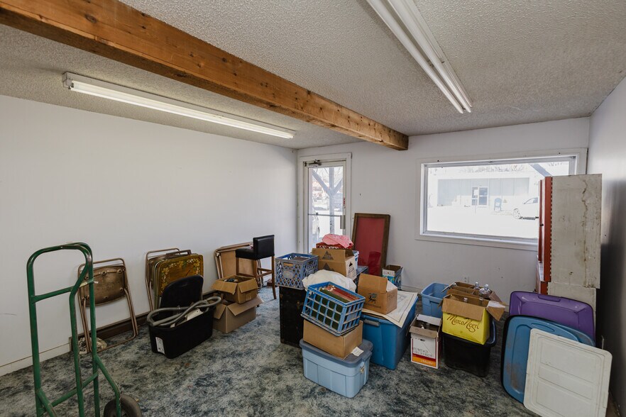 More Photos Of 410 N Commercial Ave, Sedgwick Storefront For Sale