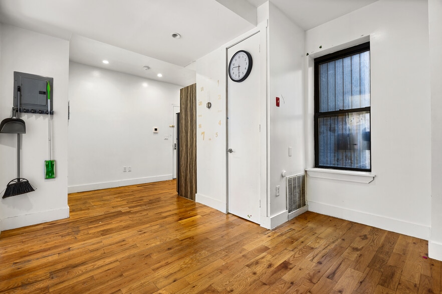 More Photos Of 1935 Bergen St, Brooklyn Apartments For Sale