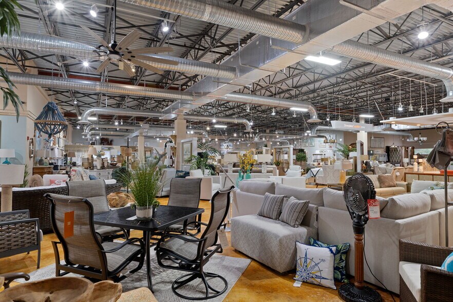 More Photos Of 97 W Gulf To Lake Hwy, Lecanto Freestanding For Sale