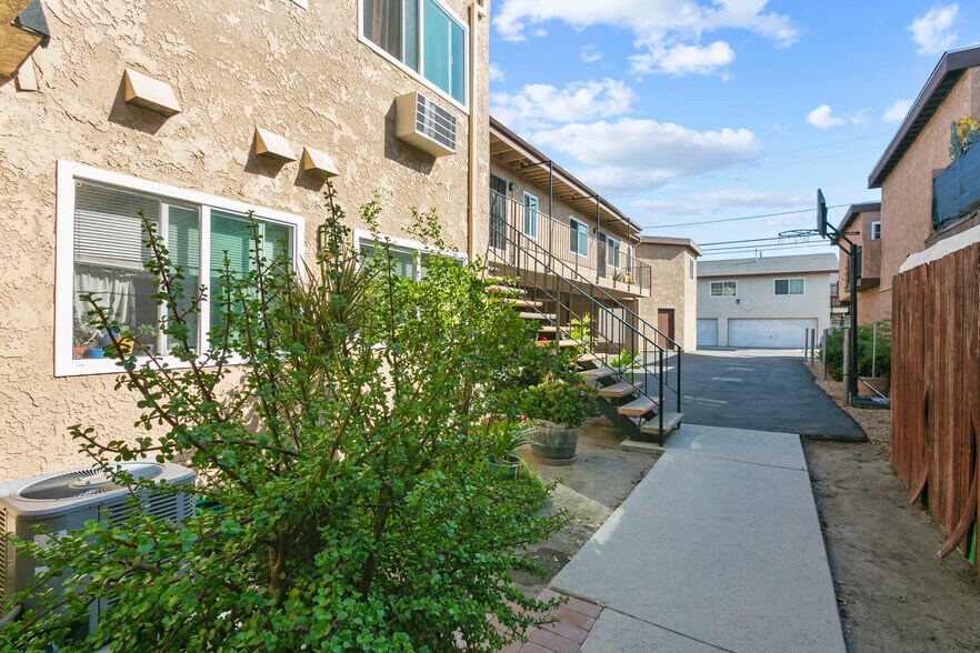 More Photos Of 1010 E Broadway, Anaheim Apartments For Sale