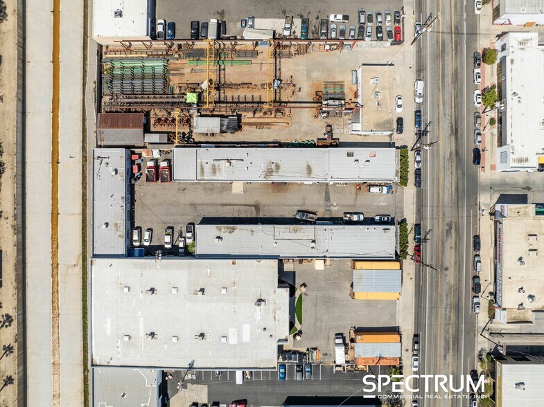 More Photos Of 10035-10043 Canoga Ave, Chatsworth Warehouse For Sale