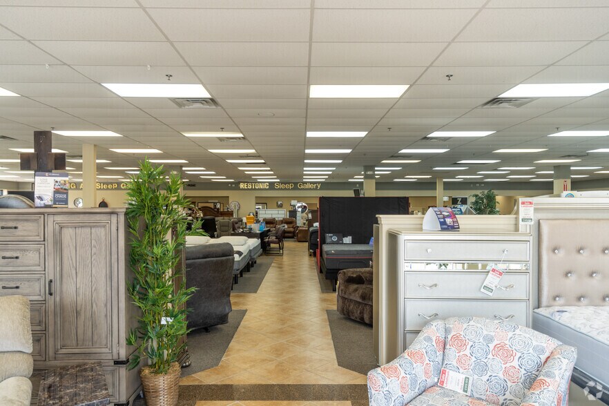 More Photos Of 20610 Gulf Fwy, Webster Freestanding For Lease