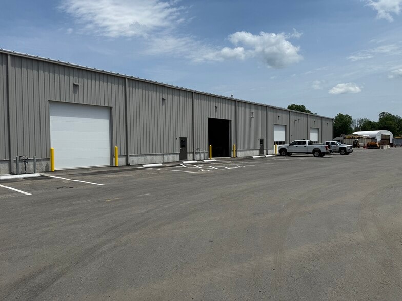 More Photos Of 254 Pleasant St, West Bridgewater Warehouse For Lease