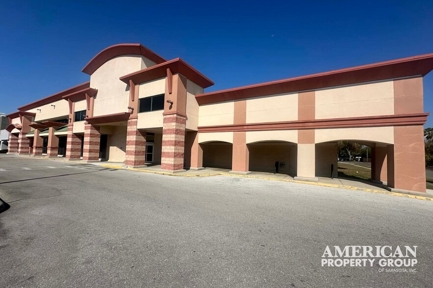 More Photos Of 1325 S Tamiami Trl, Sarasota Storefront For Lease