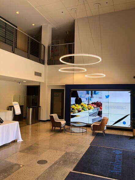 More Photos Of 4553 La Tienda Rd, Westlake Village Light Manufacturing For Sale