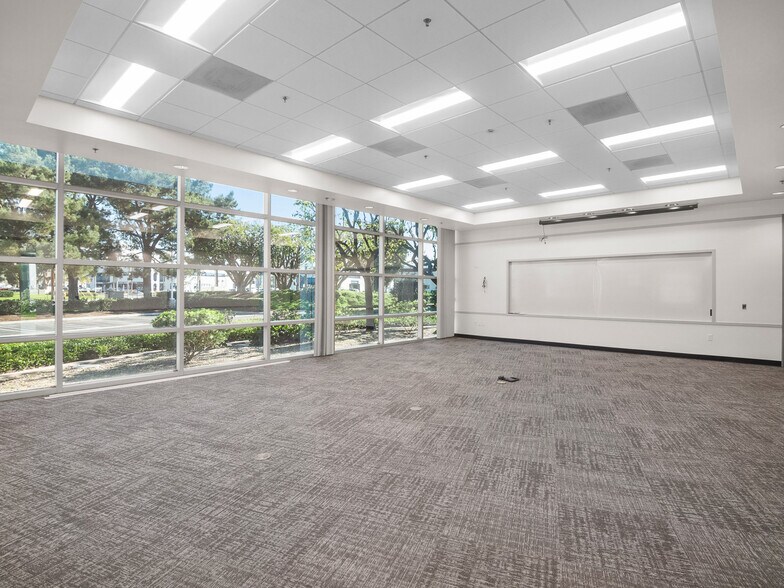 More Photos Of 5001 E La Palma Ave, Anaheim Manufacturing For Lease